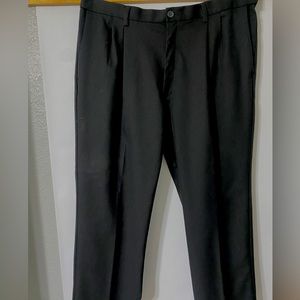 Men’s Haggar Cool 18 Pro dress pant